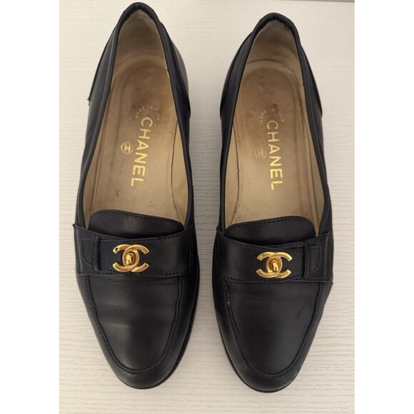 CHANEL Vintage Archival Gold Turnlock Classic Black Leather Loafers Shoes EU38 - Picture 2 of 12